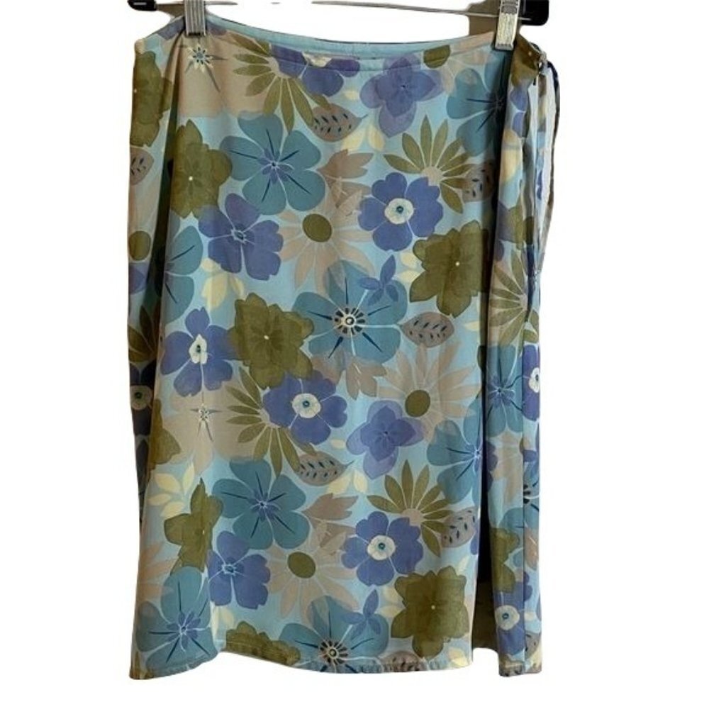 Old Navy Skirt Lined Polyester Light Blue with Flowers Size 8 - Picture 6 of 7
